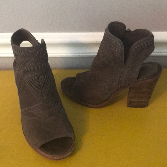 Vince Camuto scarpe Great Cond Karinta Charcoal Gris 55 Poshmark Vince Camuto scarpe Great Cond Karinta Charcoal Gris 55 Karinta Poshmark 828cab
